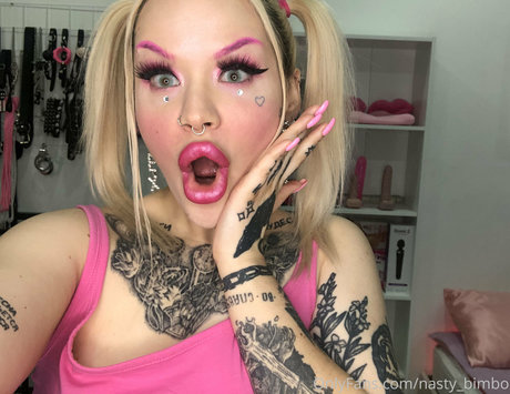 Nasty_bimbo