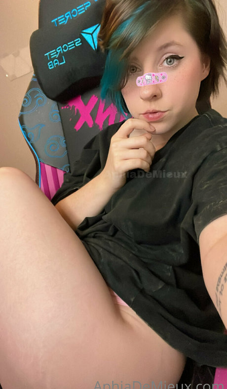 Nagie wyciekłe zdjęcie OnlyFans od Aphiademieuxpublic