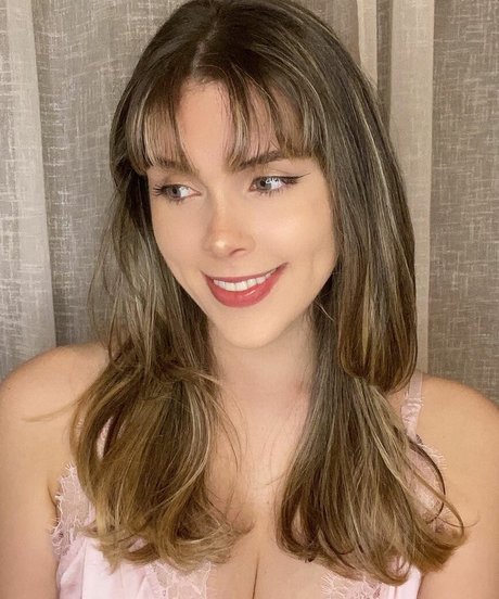 Naken läckt OnlyFans-bild av Olivia Herdt