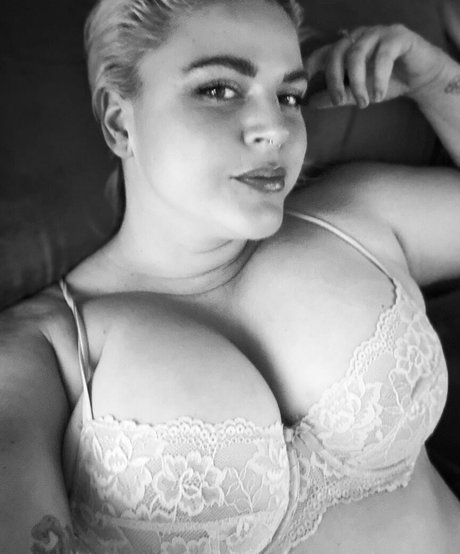 Nahá fotka uniklých OnlyFans od Rawlyssa