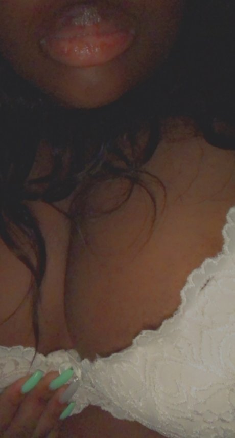 Nahá fotka uniklých OnlyFans od Jonica Combs