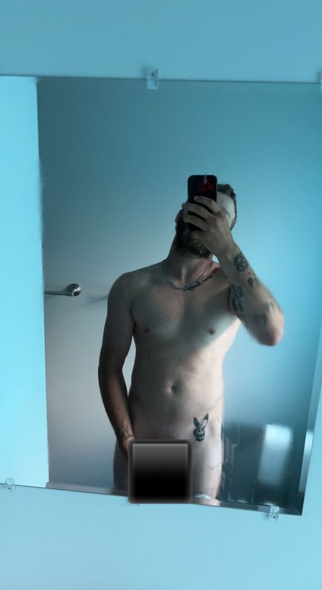 Naken lekkede OnlyFans-bilde av Codi