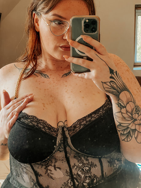 Naakte gelekte OnlyFans-foto van Manon 