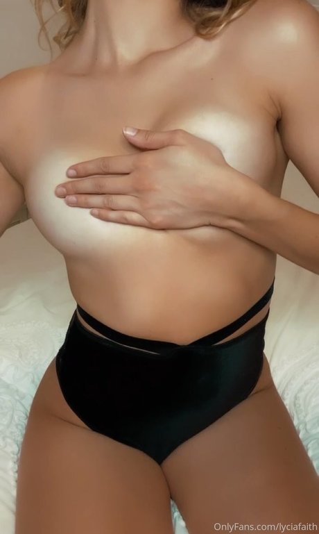 Foto nua vazada do OnlyFans de Lycia Faith