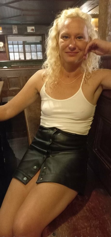 British.braless.hotwifex