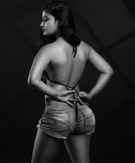 Alaston vuotanut OnlyFans-kuva Tanyasinha Lovers