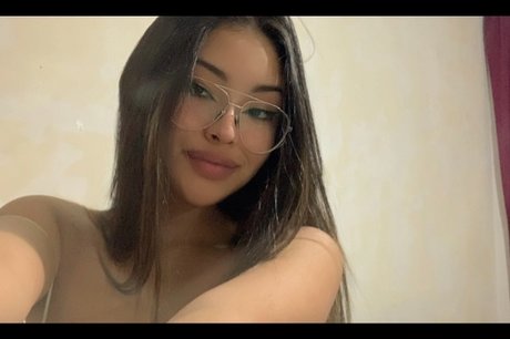 Nahá fotka uniklých OnlyFans od Mmmelgtz
