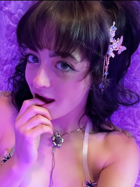Naken läckt OnlyFans-bild av Venus Venom