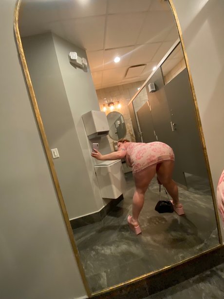 Nahá fotka uniklých OnlyFans od Kitten
