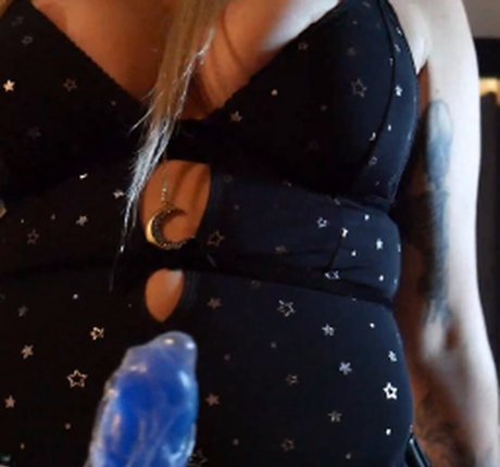 Nahá fotka uniklých OnlyFans od Worshipali