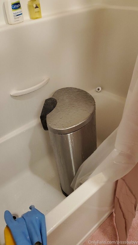 Pisssbabyy