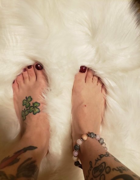 Foto nua vazada do OnlyFans de Harleyandivysfeet