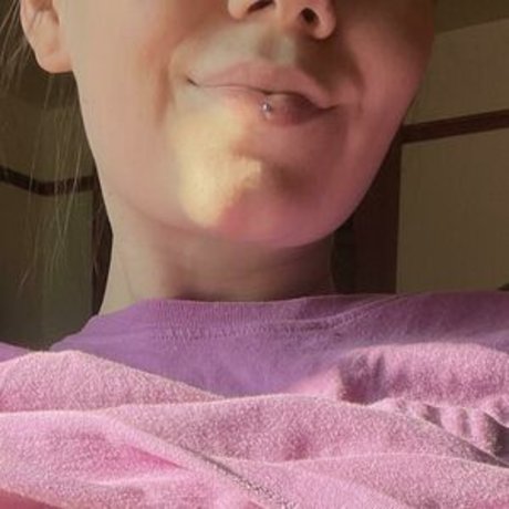 Naken läckt OnlyFans-bild av Sweetvipie