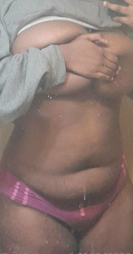 Alasti lekkinud OnlyFans-i pilt Coochgoosepremium