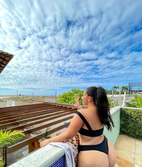 Nahá fotka uniklých OnlyFans od Curvybrazil