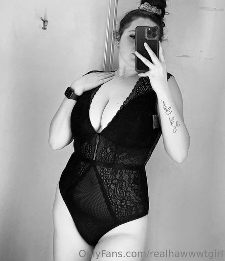 Foto desnuda filtrada de OnlyFans de Realhawwwtgirl