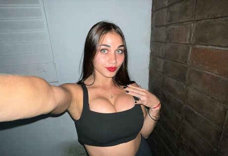 Nahá fotka uniklých OnlyFans od Natiimassi