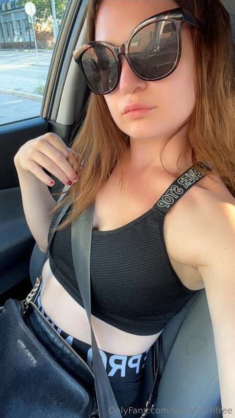 Alaston vuotanut OnlyFans-kuva Sweet Girlfree