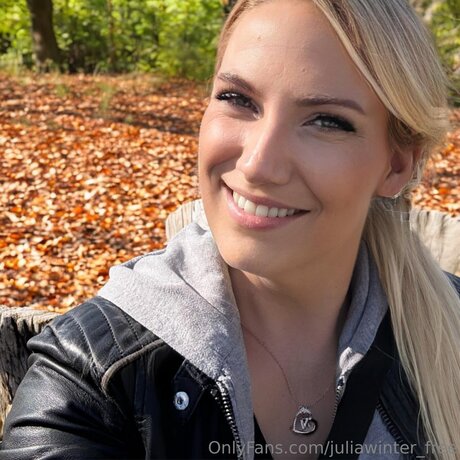 Juliawinter Free