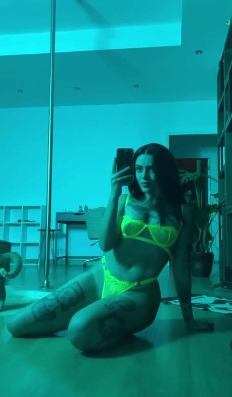 Naken läckt OnlyFans-bild av Cansup