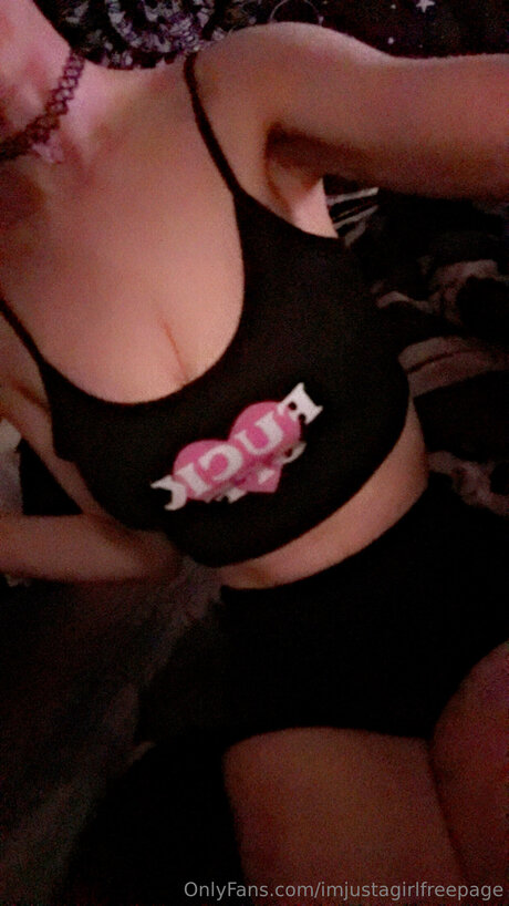 Imjustagirlfreepage