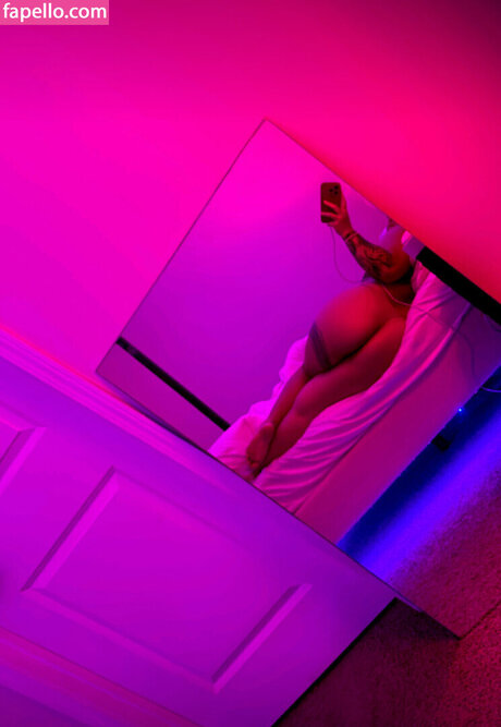 Nahá fotka uniklých OnlyFans od Hannah Kaipat
