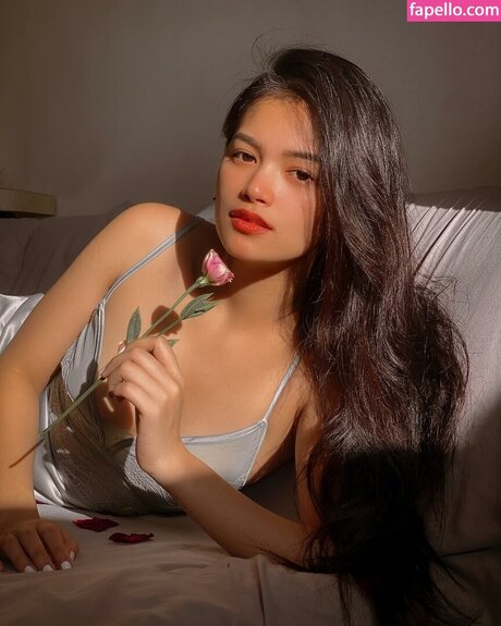 Naakte gelekte OnlyFans-foto van Angela Morena