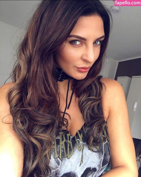 Foto di nudo di fuga di OnlyFans di Christina Hammer