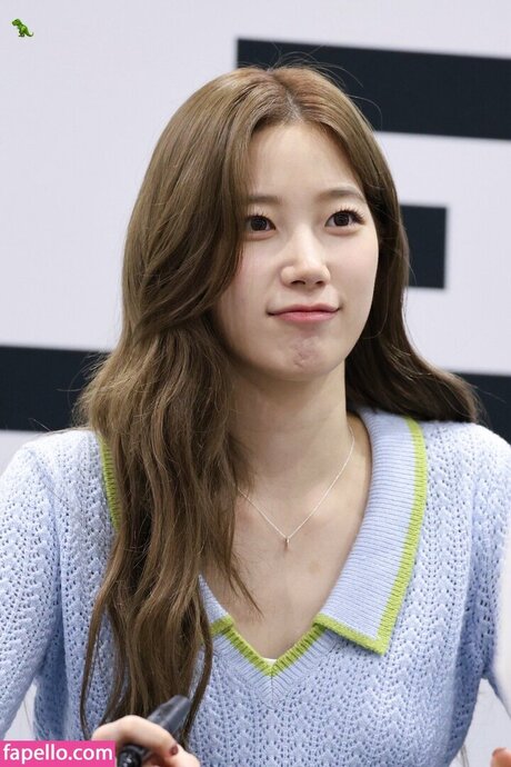 Kazuha Nakamura 中村 一葉