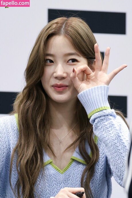 Kazuha Nakamura 中村 一葉