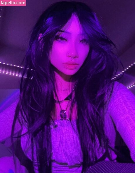Naken läckt OnlyFans-bild av Eggspringroll