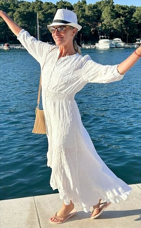 Naken läckt OnlyFans-bild av Tamzin Outhwaite