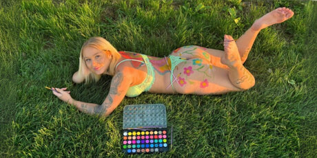 Nahá fotka uniklých OnlyFans od Cassie