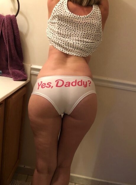 Обнаженная фотография утечки OnlyFans от Cheeky Blonde