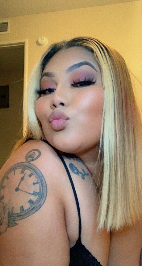 Nøgent lækket OnlyFans-billede af Big Booty Mariii