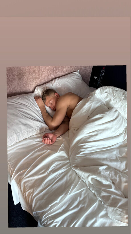 Naakte gelekte OnlyFans-foto van Michal