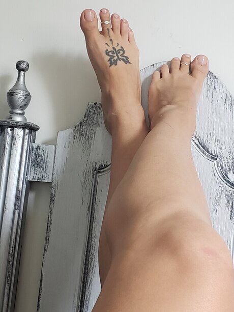 Naakte gelekte OnlyFans-foto van Tootsies24u
