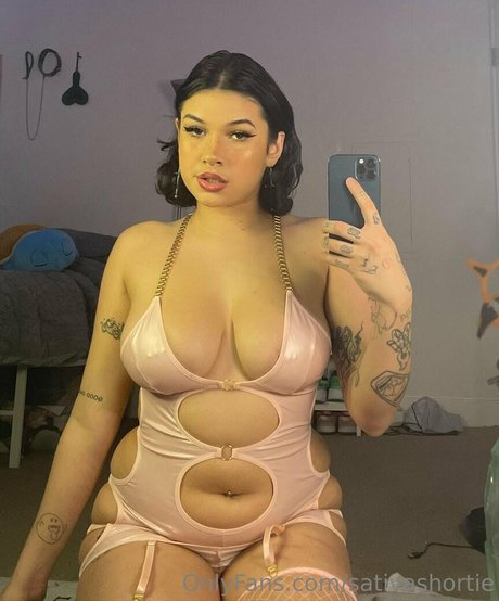 Naken läckt OnlyFans-bild av Sativashortie