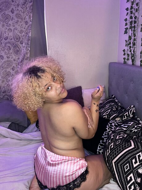 Nahá fotka uniklých OnlyFans od Sweet Like Honey