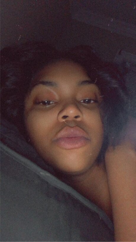 Foto desnuda filtrada de OnlyFans de Queentyetiithickk