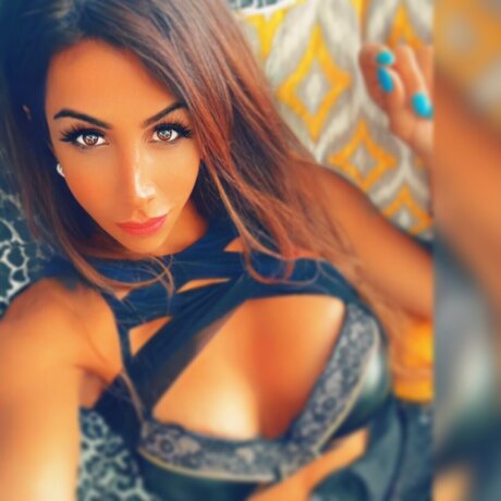 Nahá fotka uniklých OnlyFans od Thalia