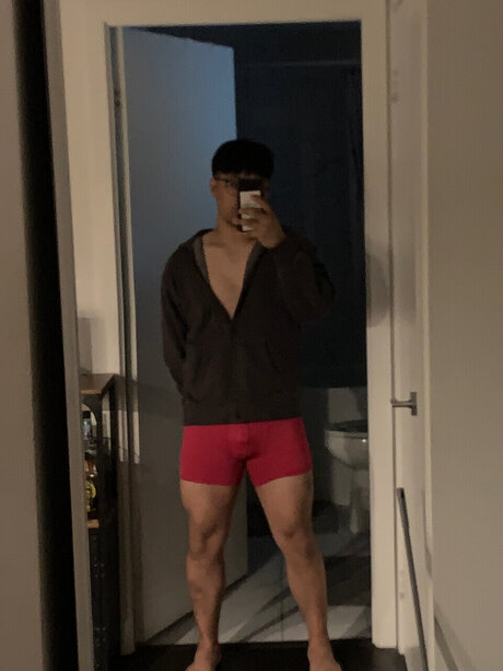 Naken läckt OnlyFans-bild av James
