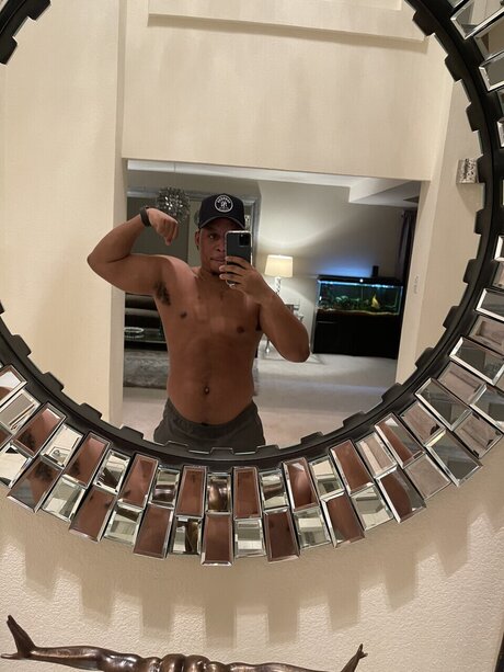 Naken läckt OnlyFans-bild av Medical Goat
