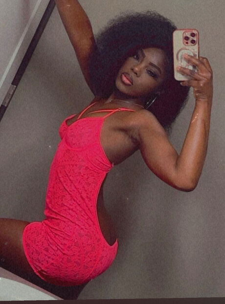 Naken läckt OnlyFans-bild av Diamond
