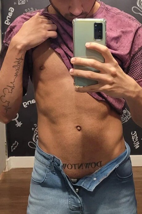 Naken läckt OnlyFans-bild av Boy From Rio 