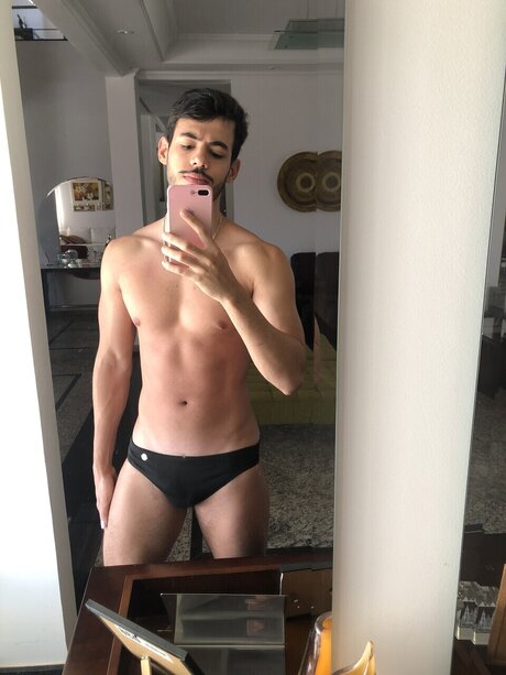 Alaston vuotanut OnlyFans-kuva Daniel