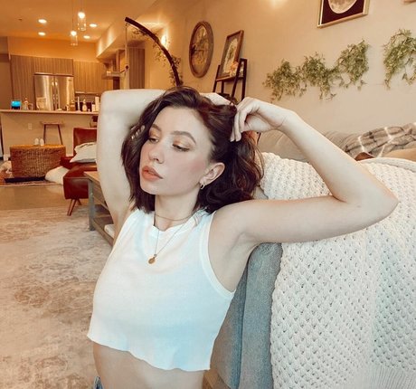 Nahá fotka uniklých OnlyFans od Katelyn Nacon