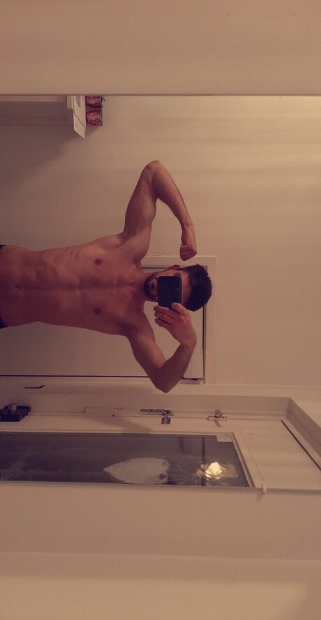 Alaston vuotanut OnlyFans-kuva Marian