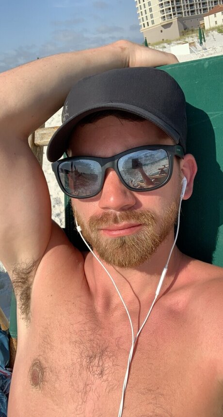 Naken läckt OnlyFans-bild av Isaac Joseph