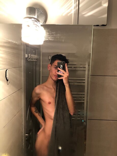 Nagie wyciekłe zdjęcie OnlyFans od Twink21